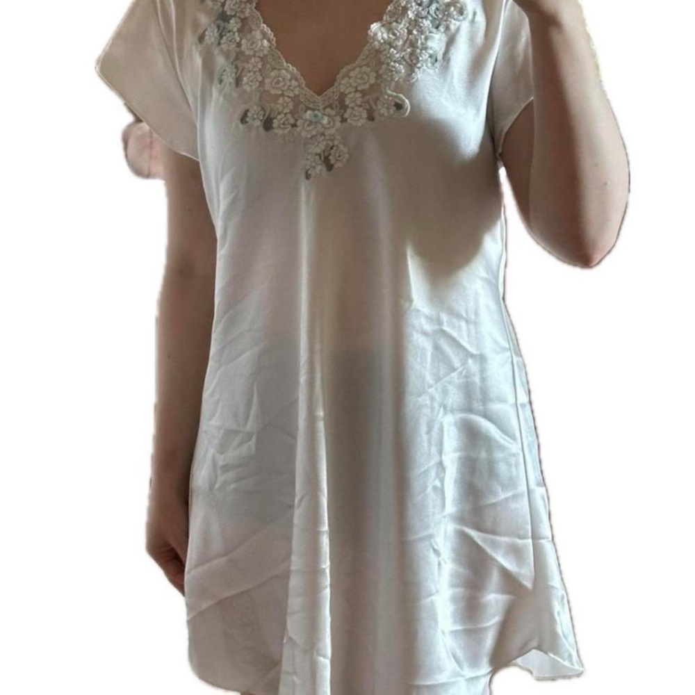 cute vintage silky sleepwear slip on with roses and lace

robe + dress.
